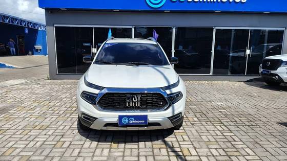 FIAT TORO 2.0 16V TURBO DIESEL VOLCANO 4WD AT9 FIAT TORO 2.0 16V TURBO DIESEL VOLCANO 4WD AT9